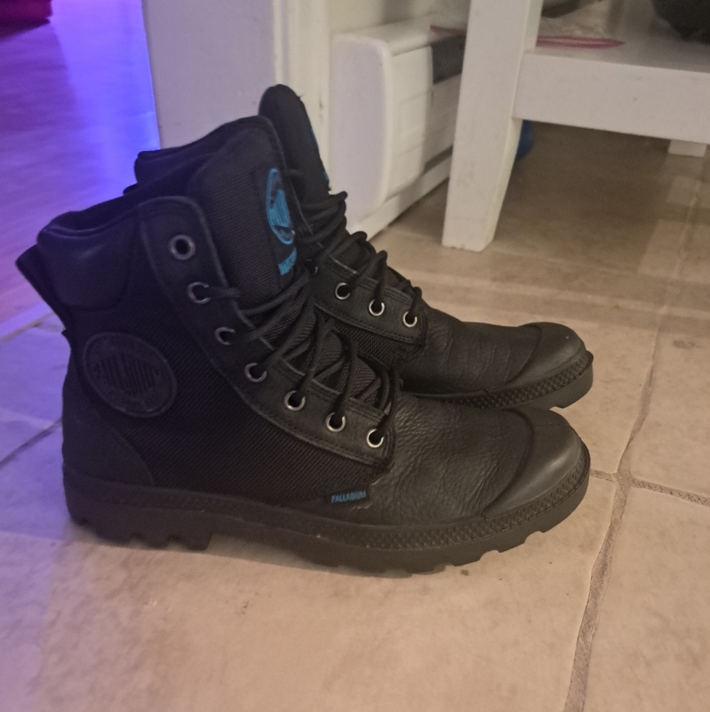 Palladium leather boots